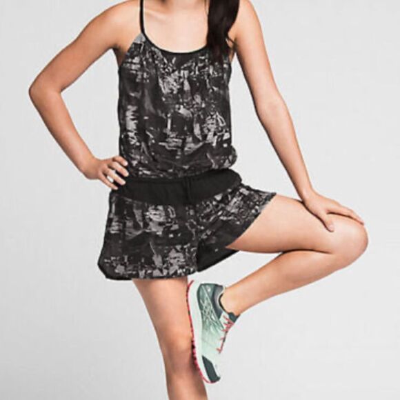 The North Face Runagade FlashDry Romper Reflective Print Zip Pocket small - Picture 3 of 13